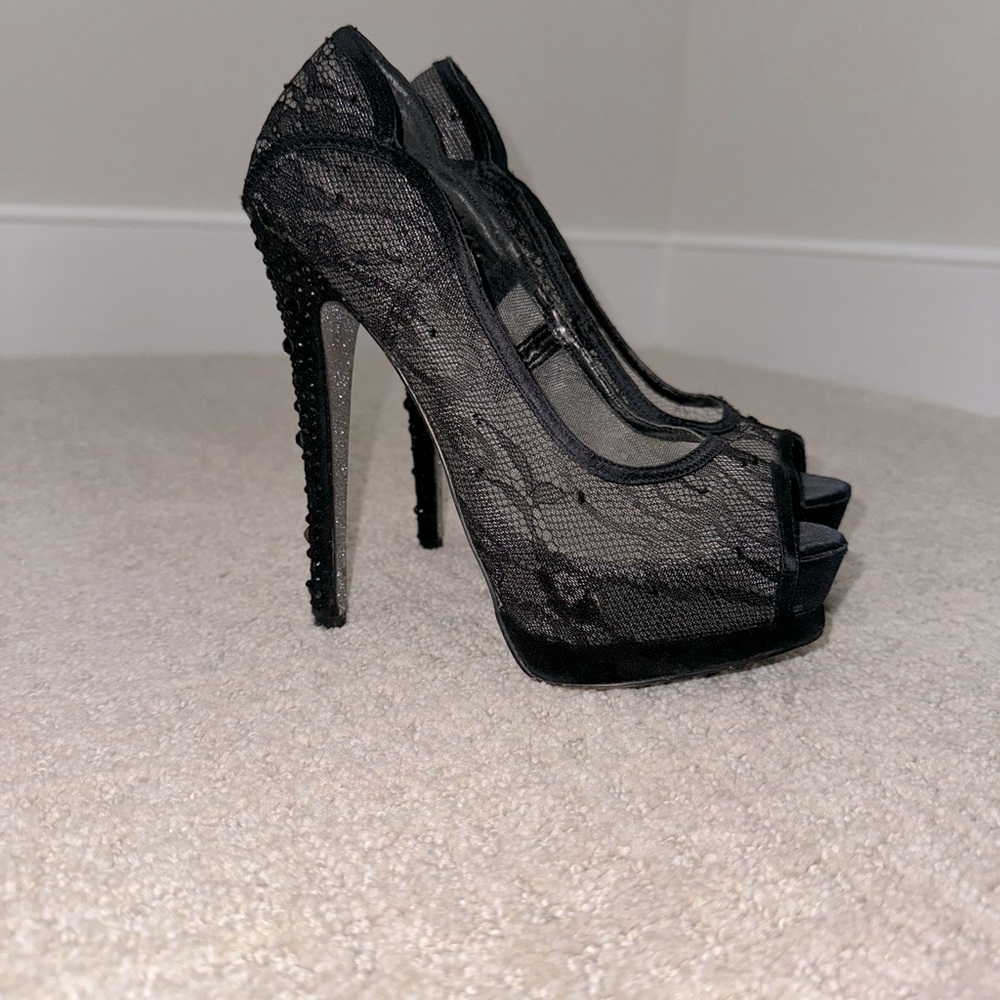 Bebe lace pumps. Black size 6.